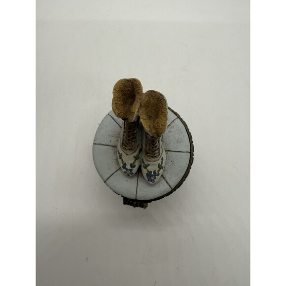 Victorian Jewelry New Box Hinged Trinket Boots Vintage Nostalgic MR1803 NEW 1999 - Picture 9 of 13